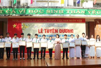 UBND tỉnh Đăk Nông tuyên dương 23 học sinh giỏi quốc gia năm học 2023-2024